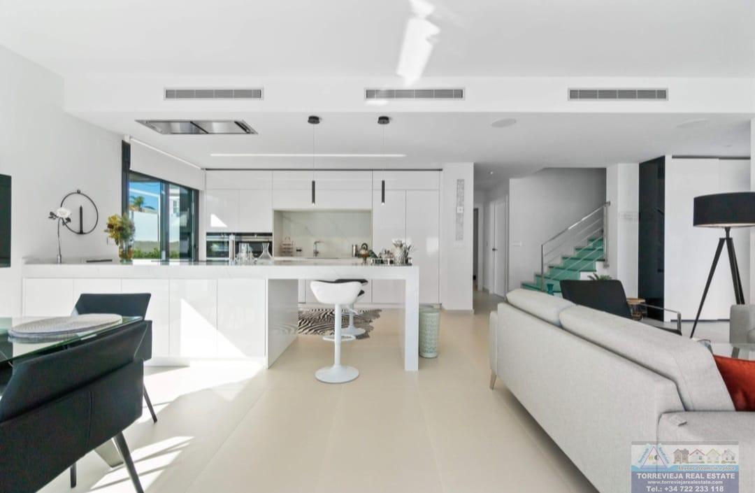 Salg av chalet i Orihuela Costa