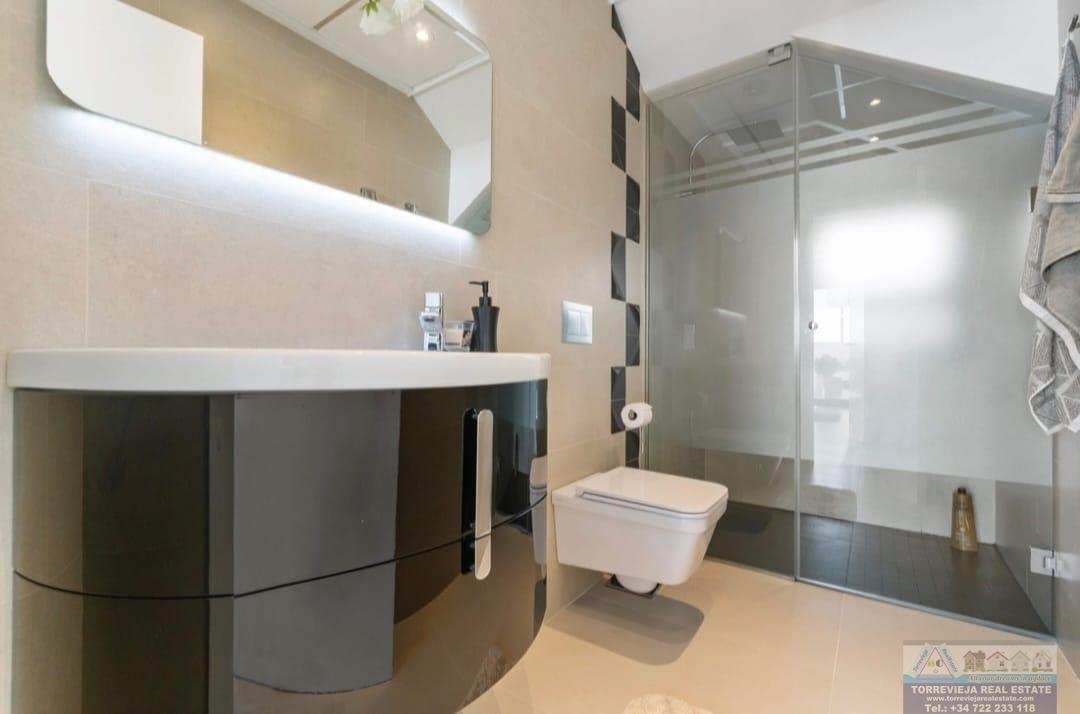Salg av chalet i Orihuela Costa