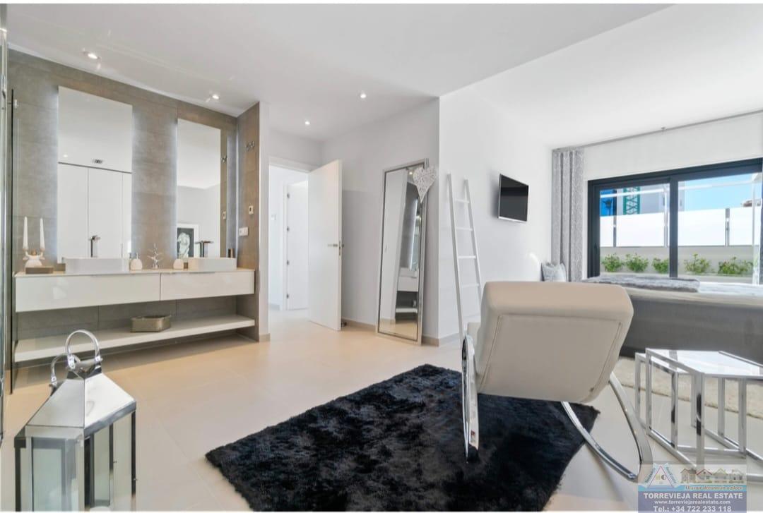 Salg av chalet i Orihuela Costa