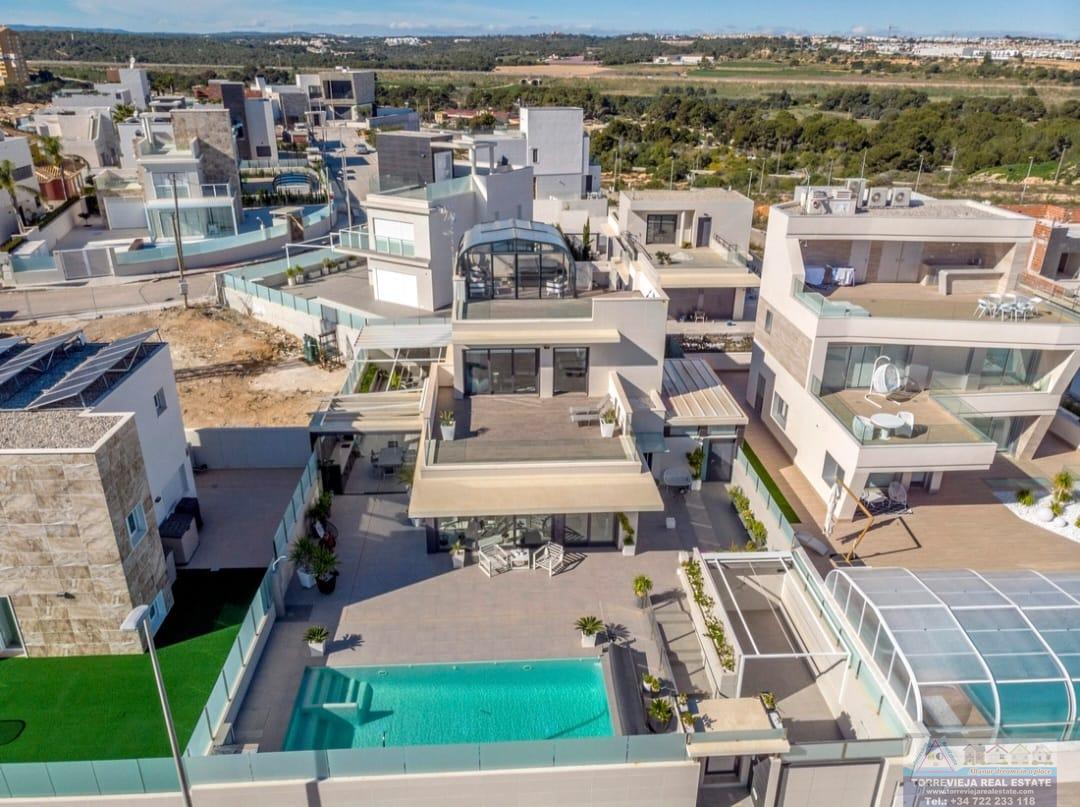Salg av chalet i Orihuela Costa