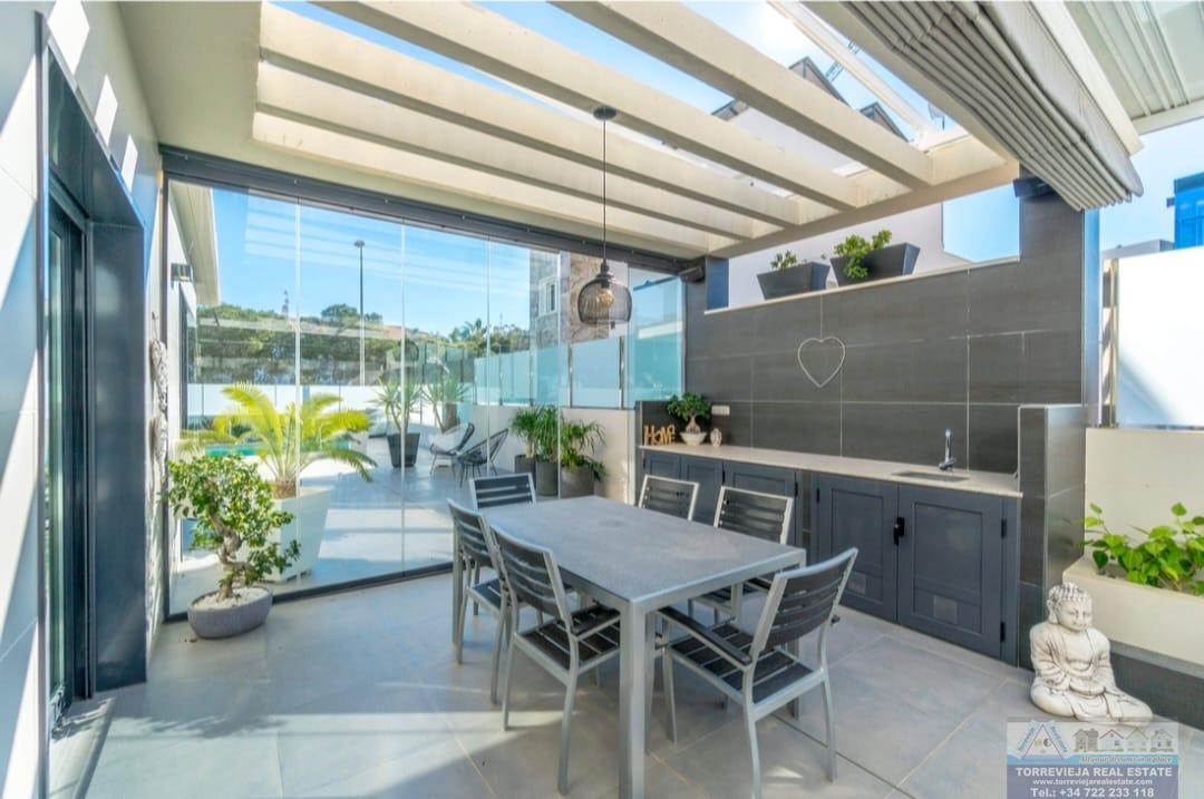 Salg av chalet i Orihuela Costa