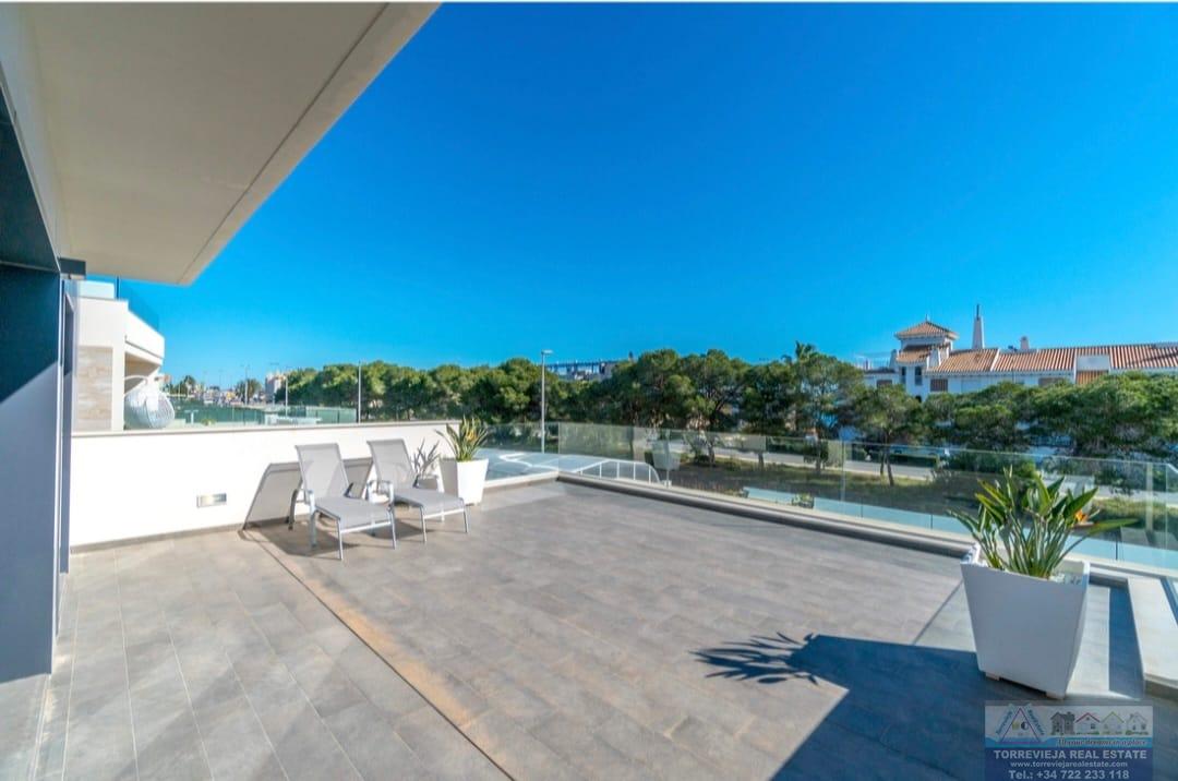 Salg av chalet i Orihuela Costa