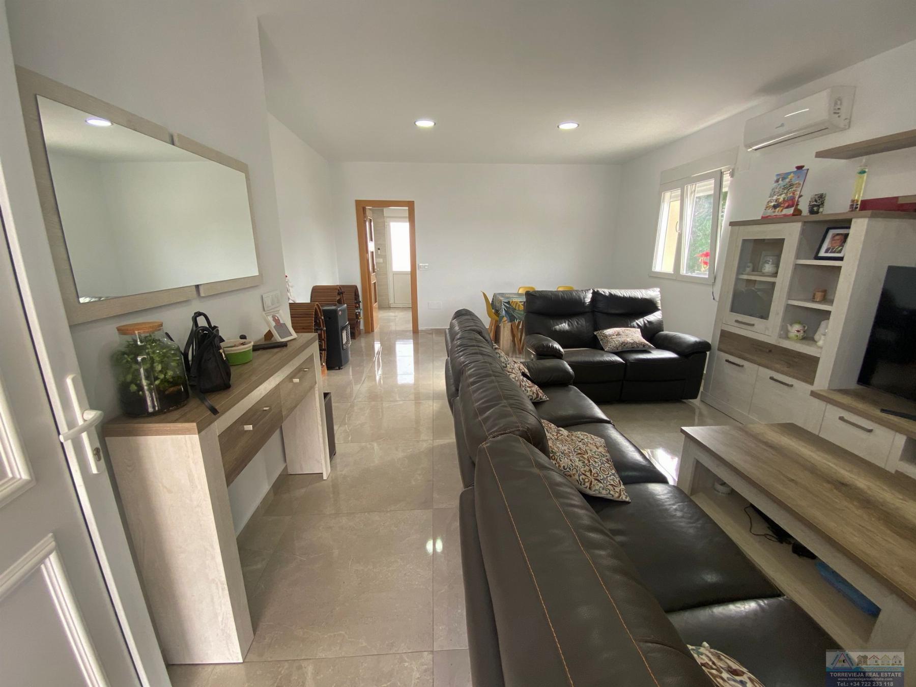Köp av chalet i Torrevieja