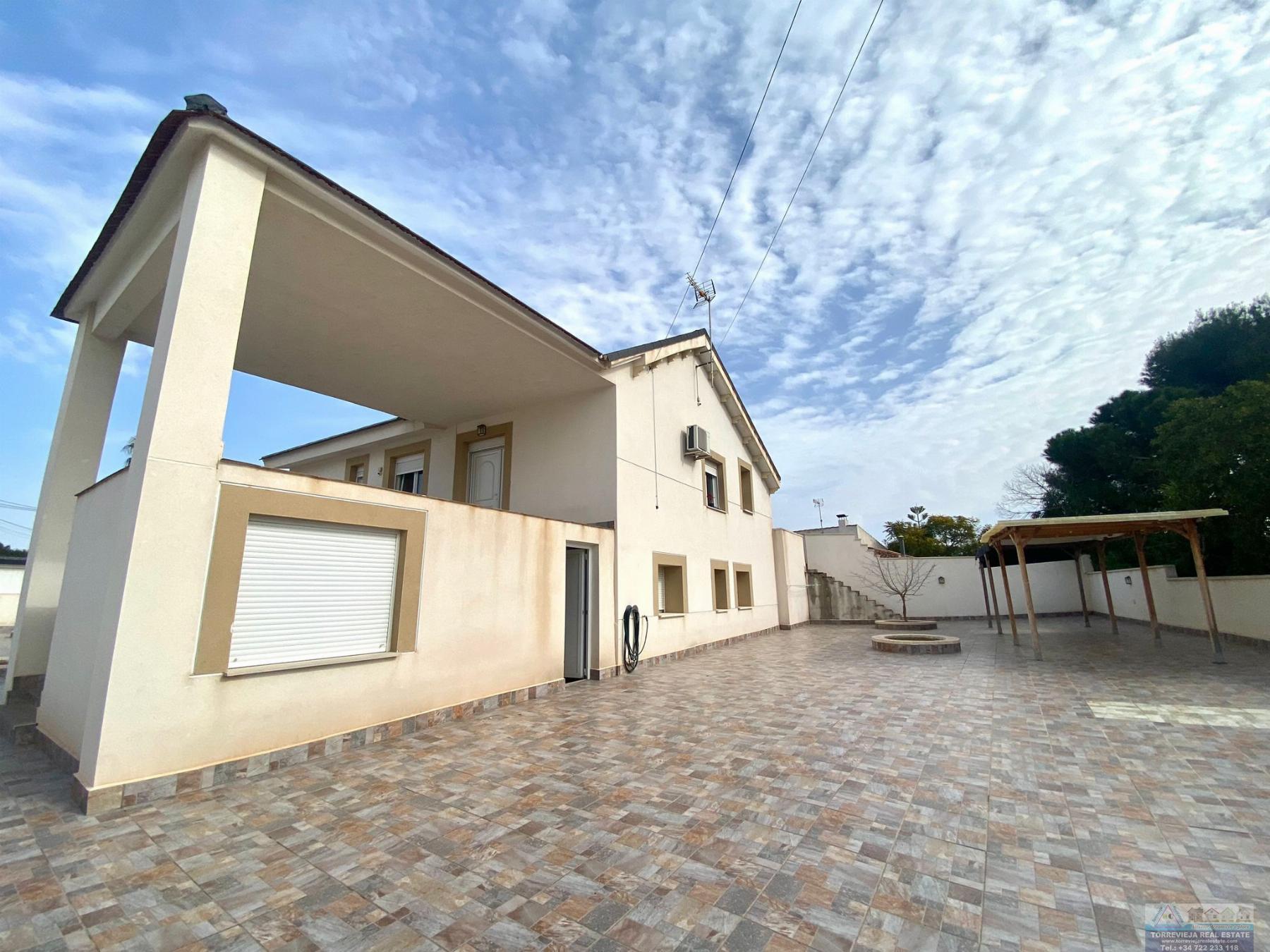 Köp av chalet i Torrevieja