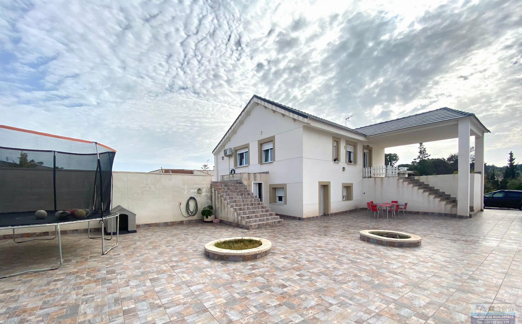 Köp av chalet i Torrevieja