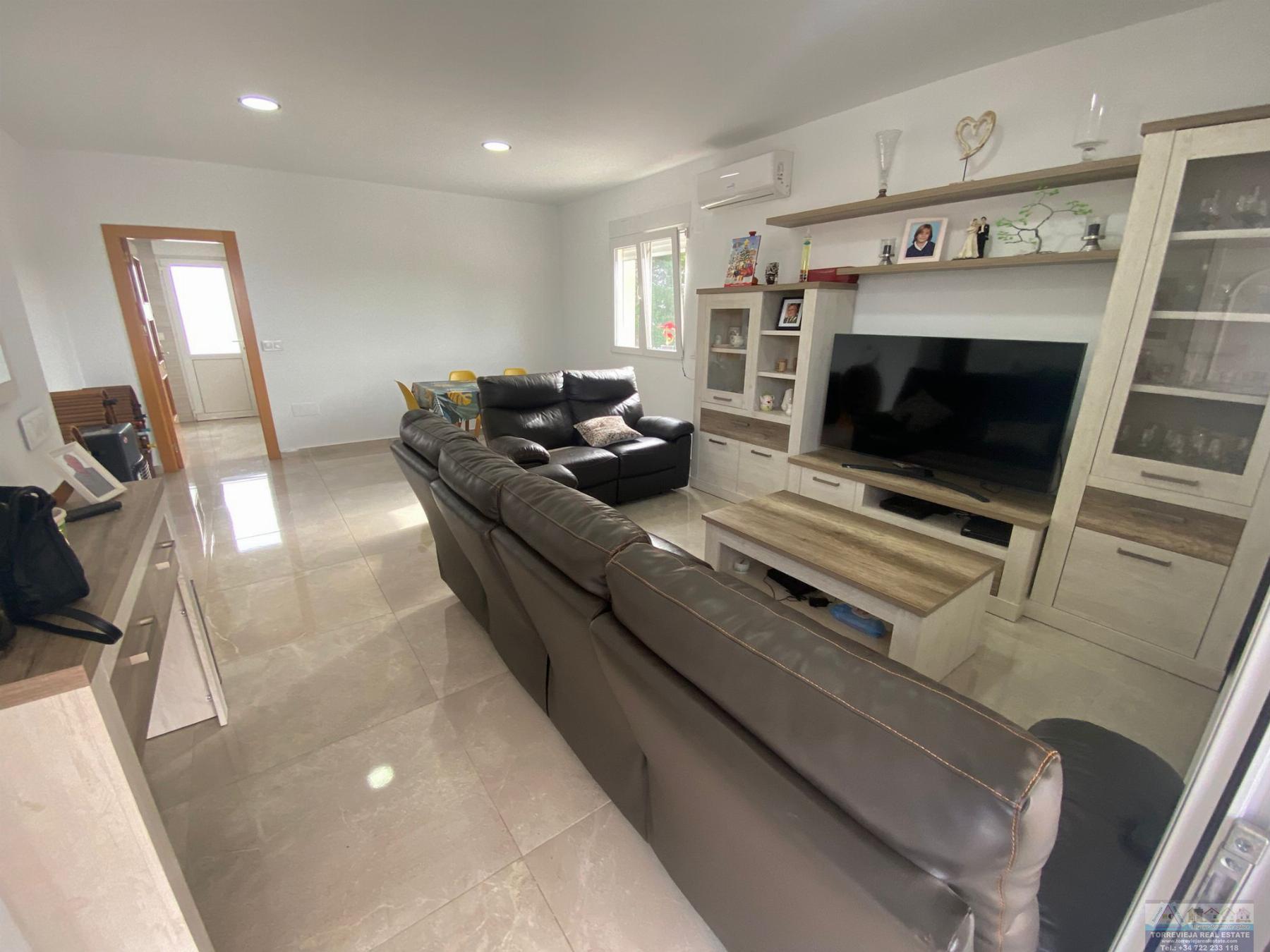 Köp av chalet i Torrevieja