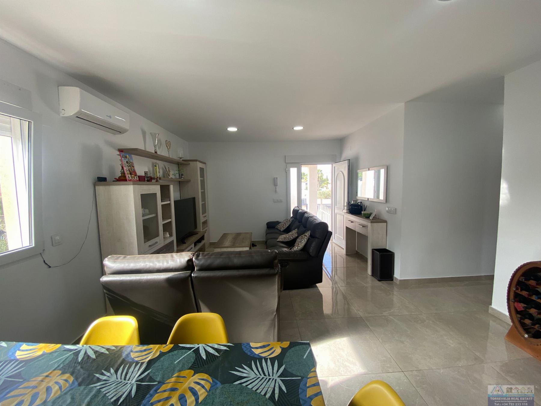 Köp av chalet i Torrevieja
