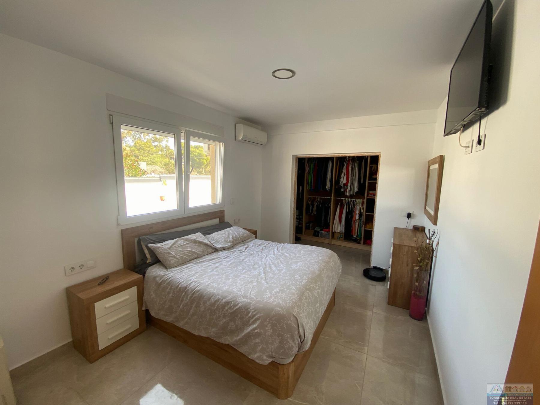 Köp av chalet i Torrevieja