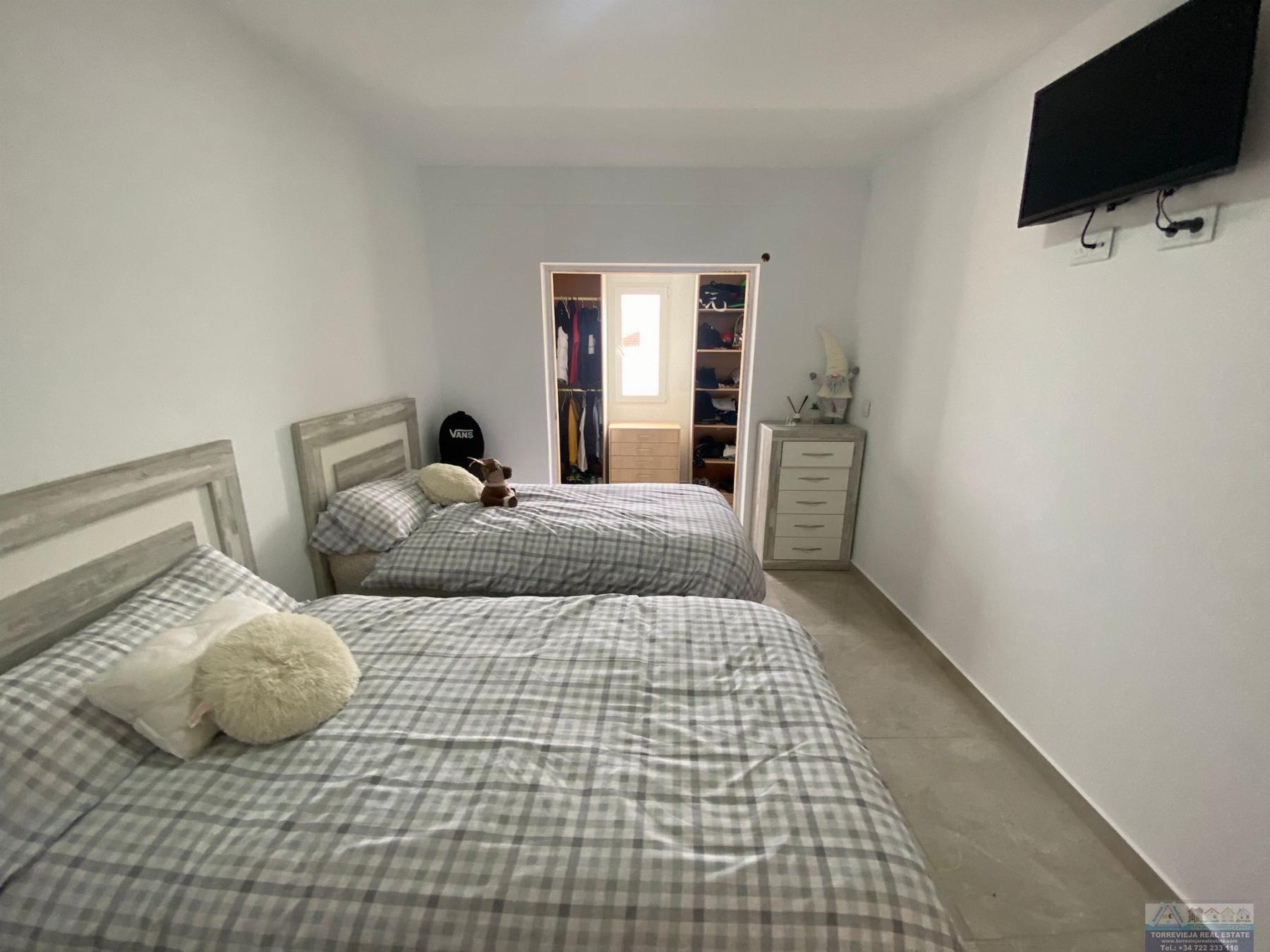 Köp av chalet i Torrevieja