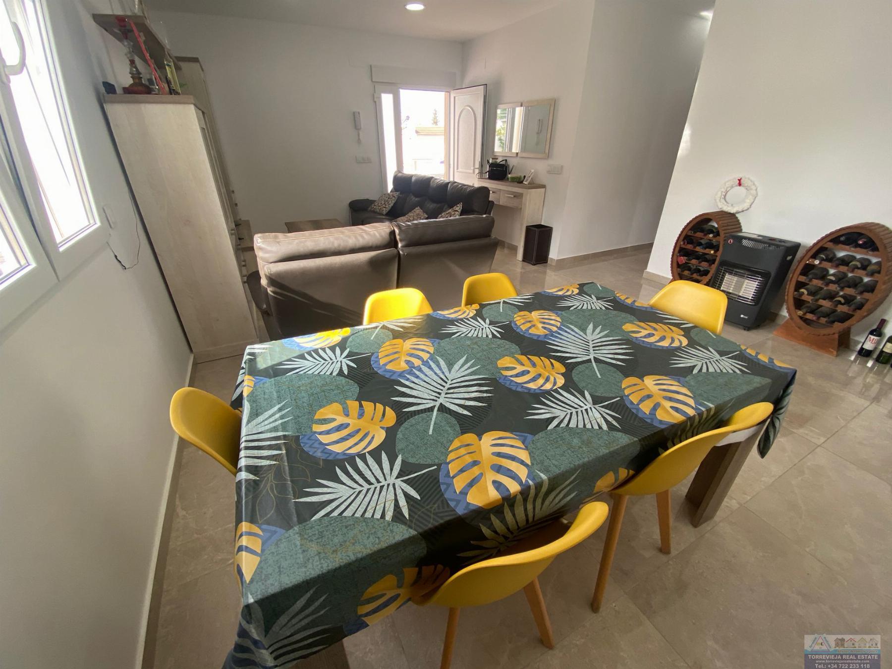 Köp av chalet i Torrevieja
