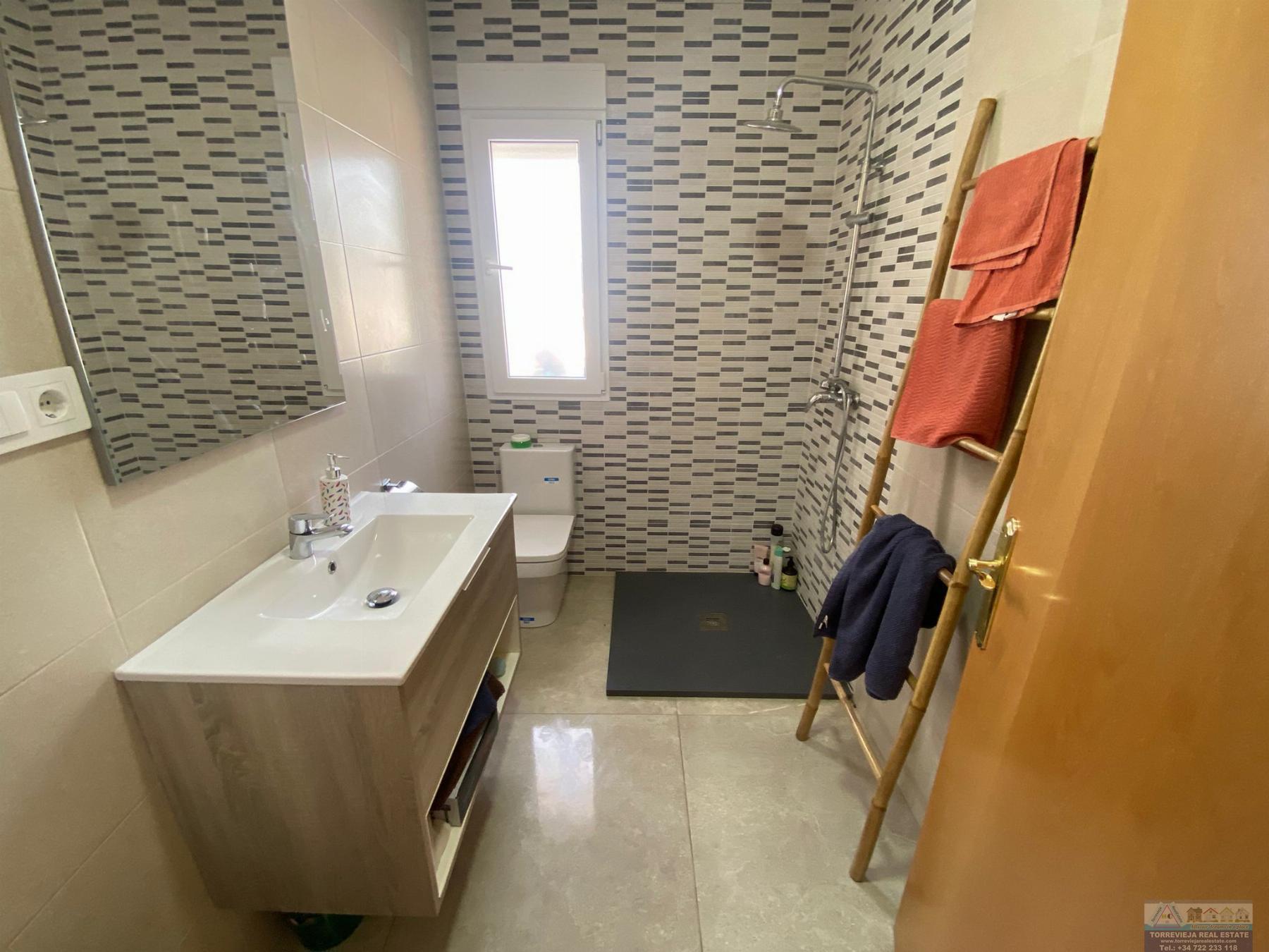 Köp av chalet i Torrevieja