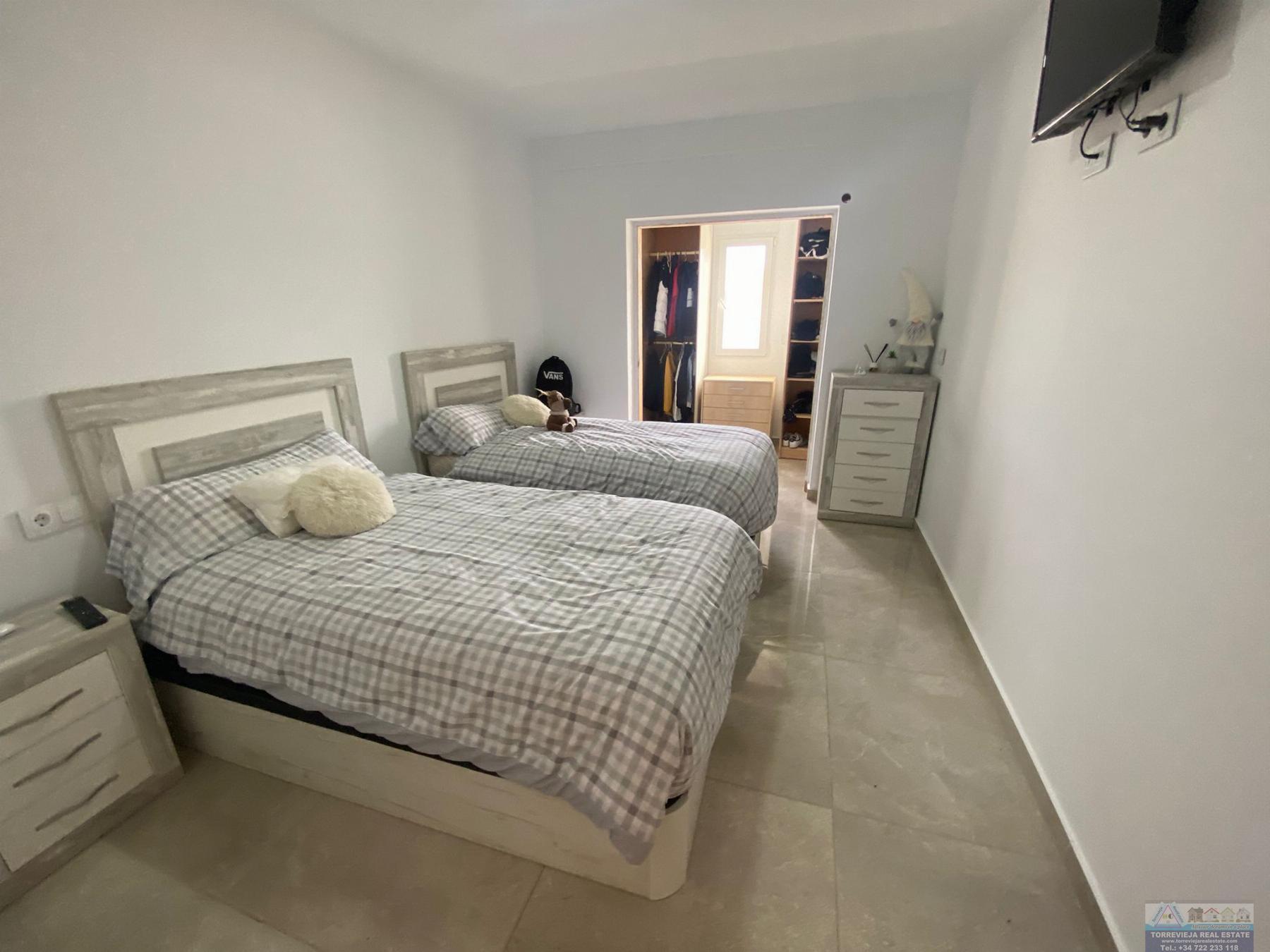 Köp av chalet i Torrevieja