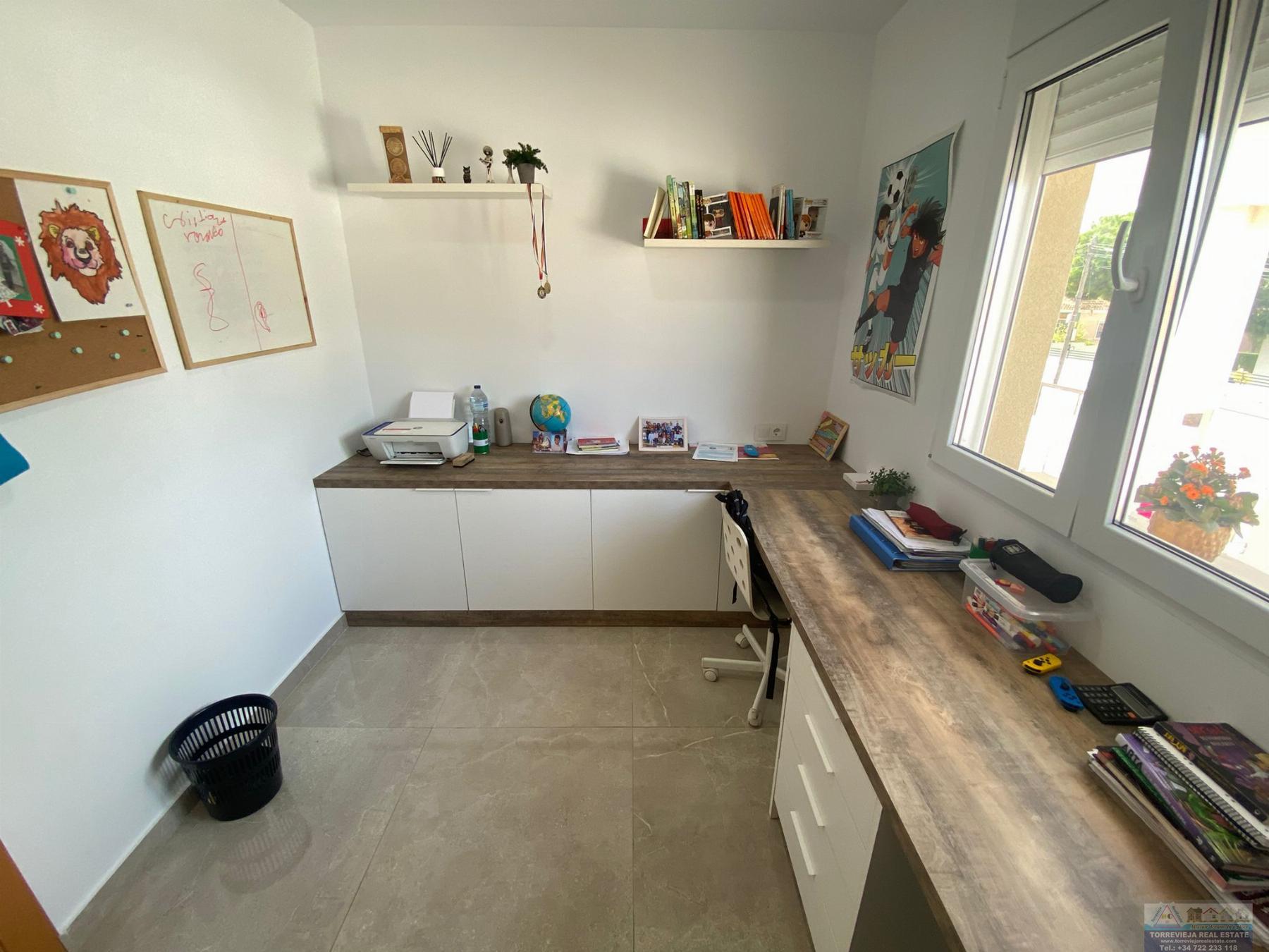 Köp av chalet i Torrevieja