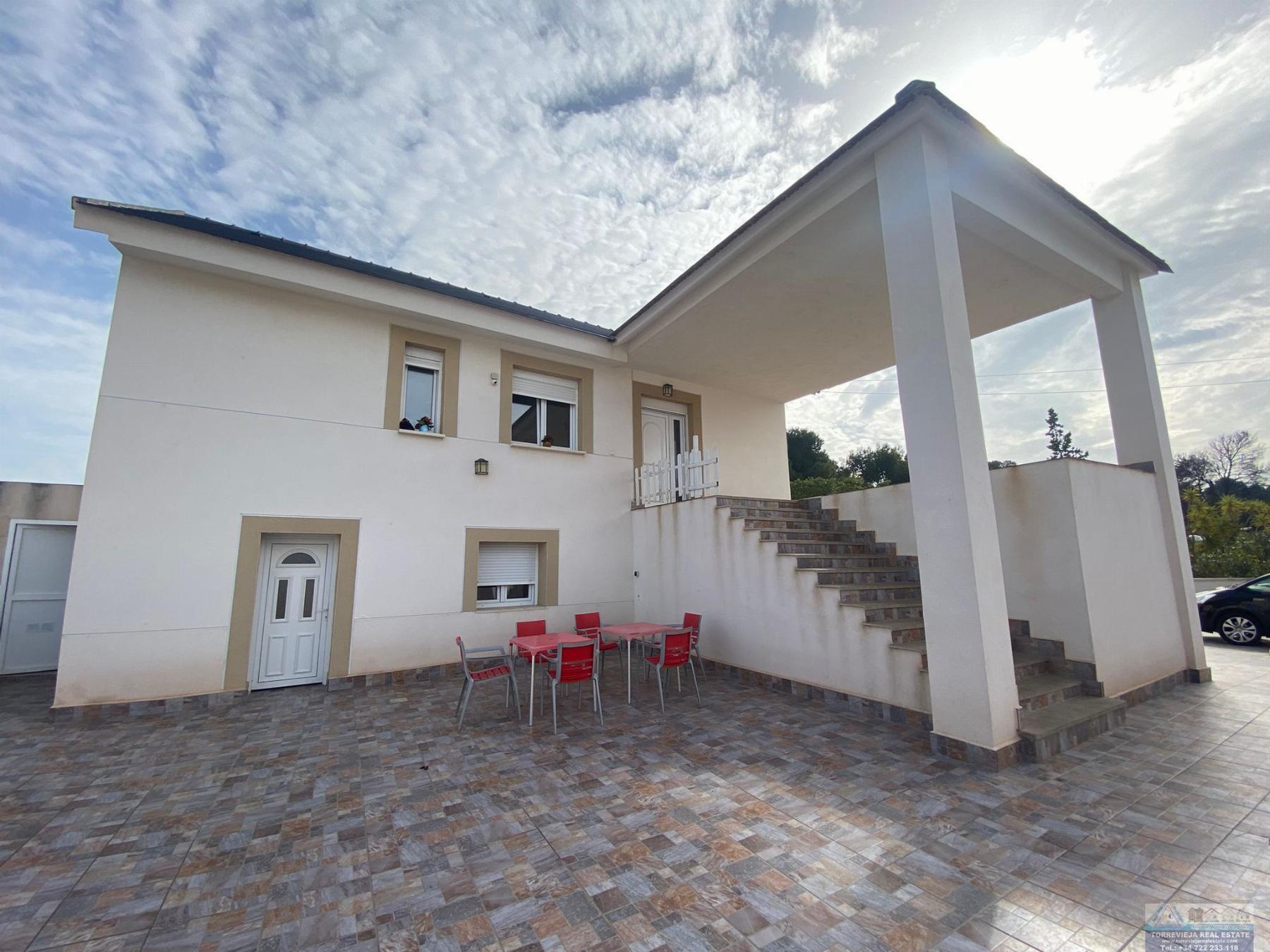 Köp av chalet i Torrevieja