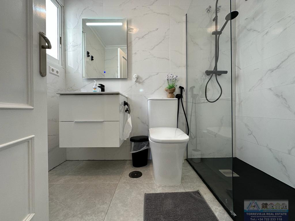 For sale of penthouse in Torrevieja