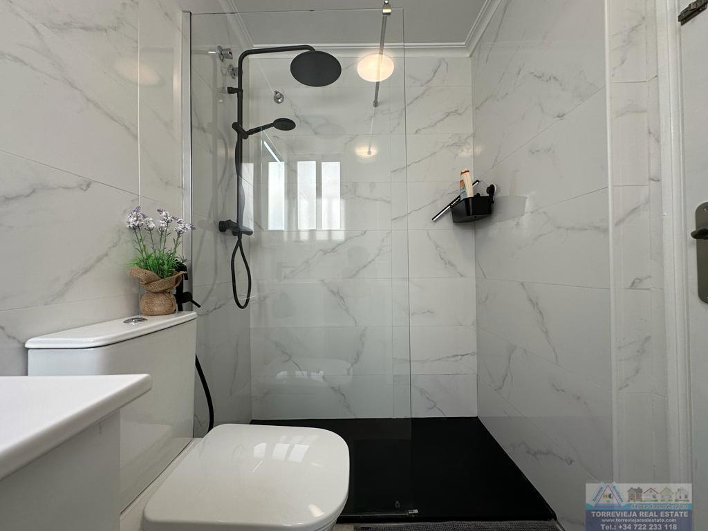 For sale of penthouse in Torrevieja