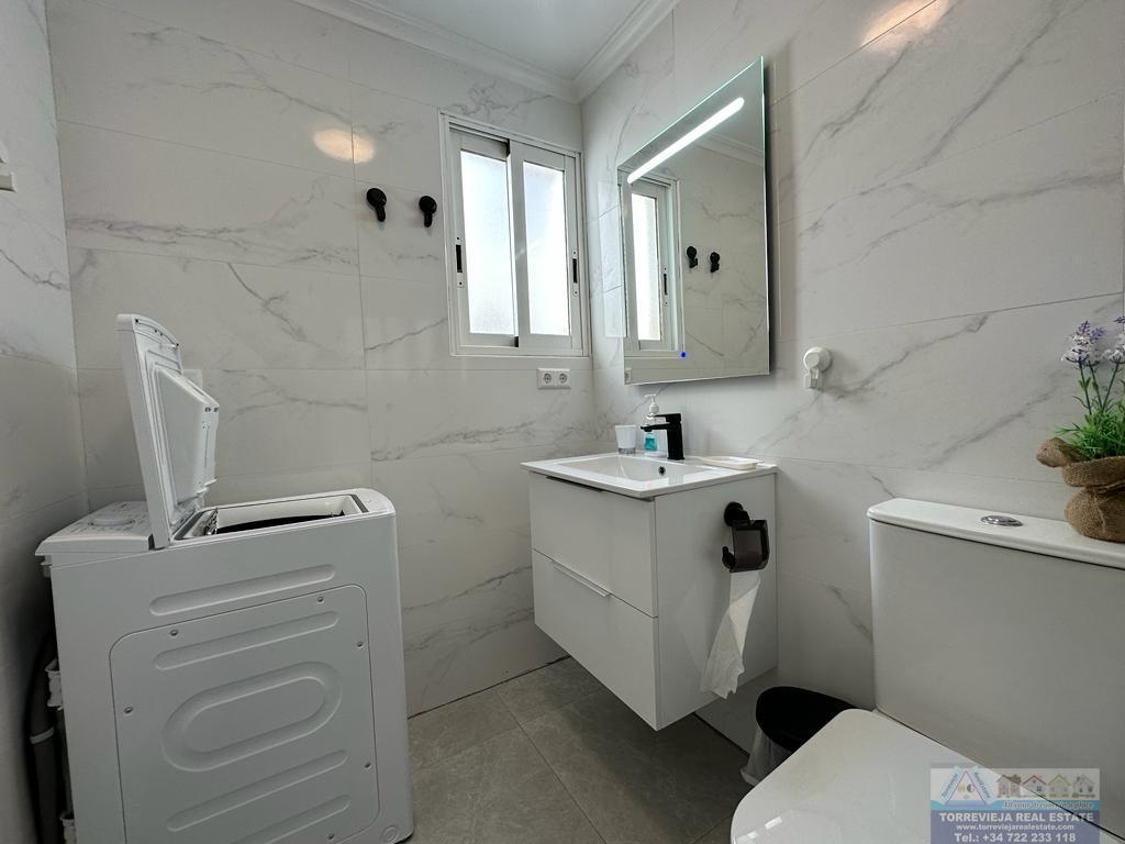 For sale of penthouse in Torrevieja