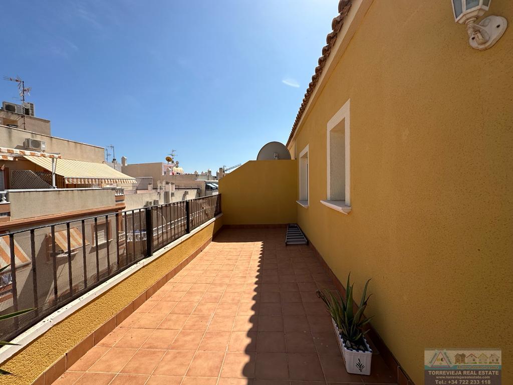 For sale of penthouse in Torrevieja