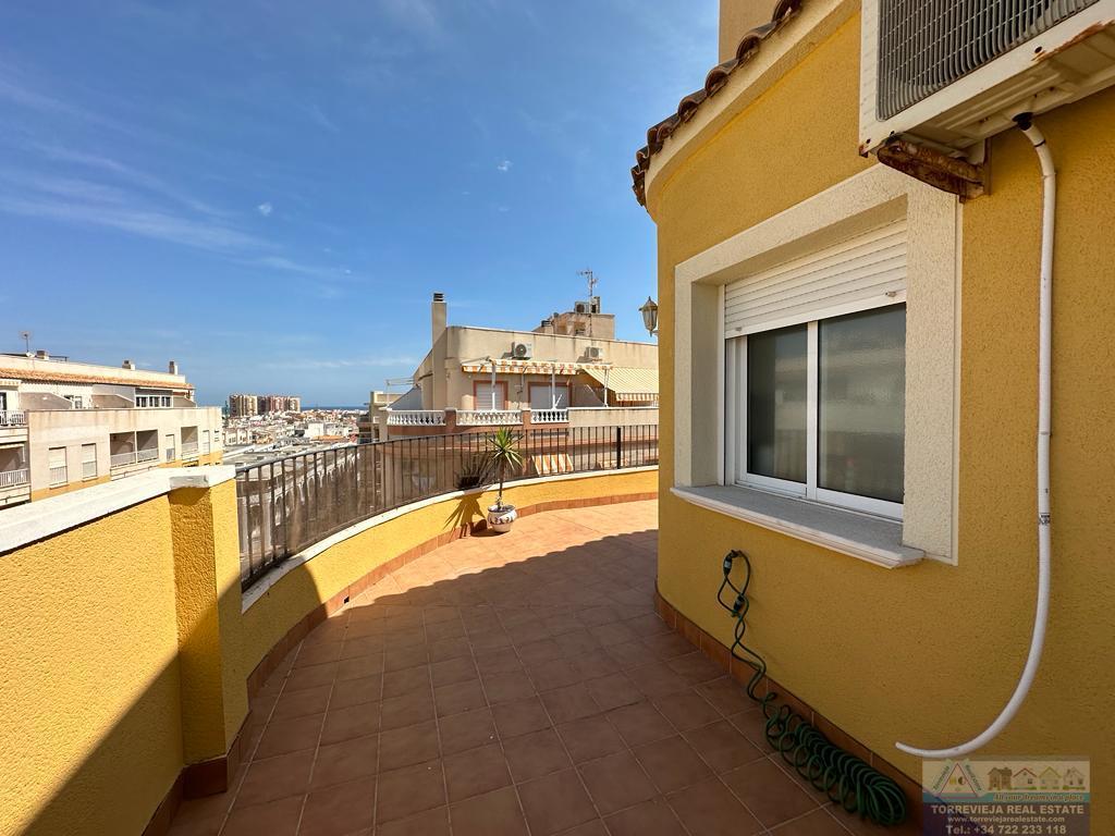 For sale of penthouse in Torrevieja
