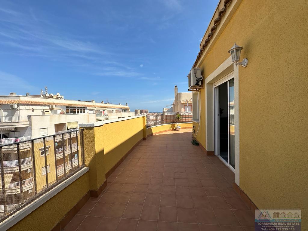 For sale of penthouse in Torrevieja