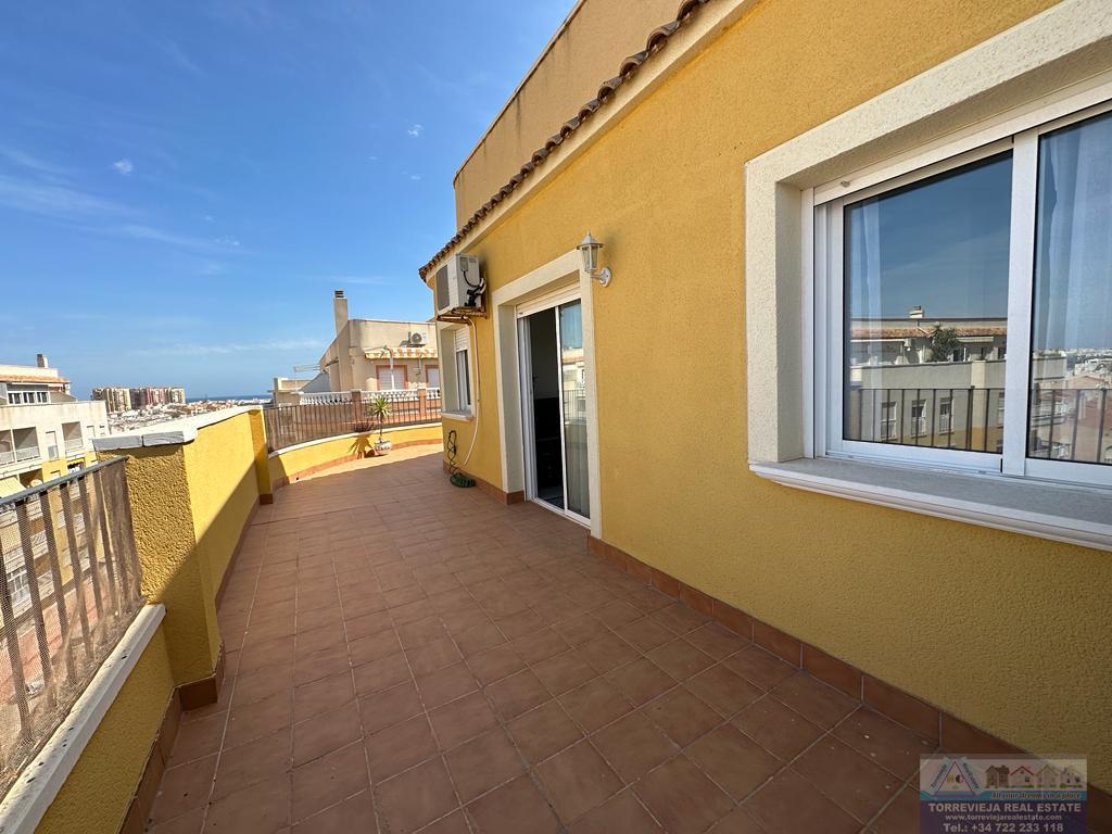 For sale of penthouse in Torrevieja