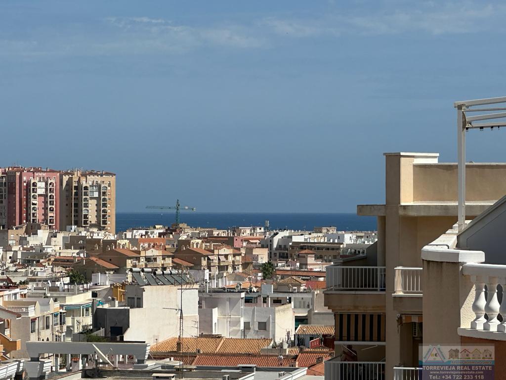 For sale of penthouse in Torrevieja