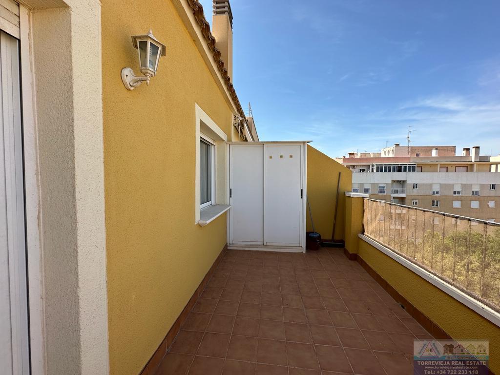 For sale of penthouse in Torrevieja
