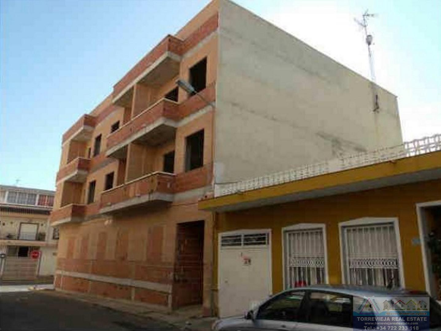 Venta de edificio en Los Montesinos