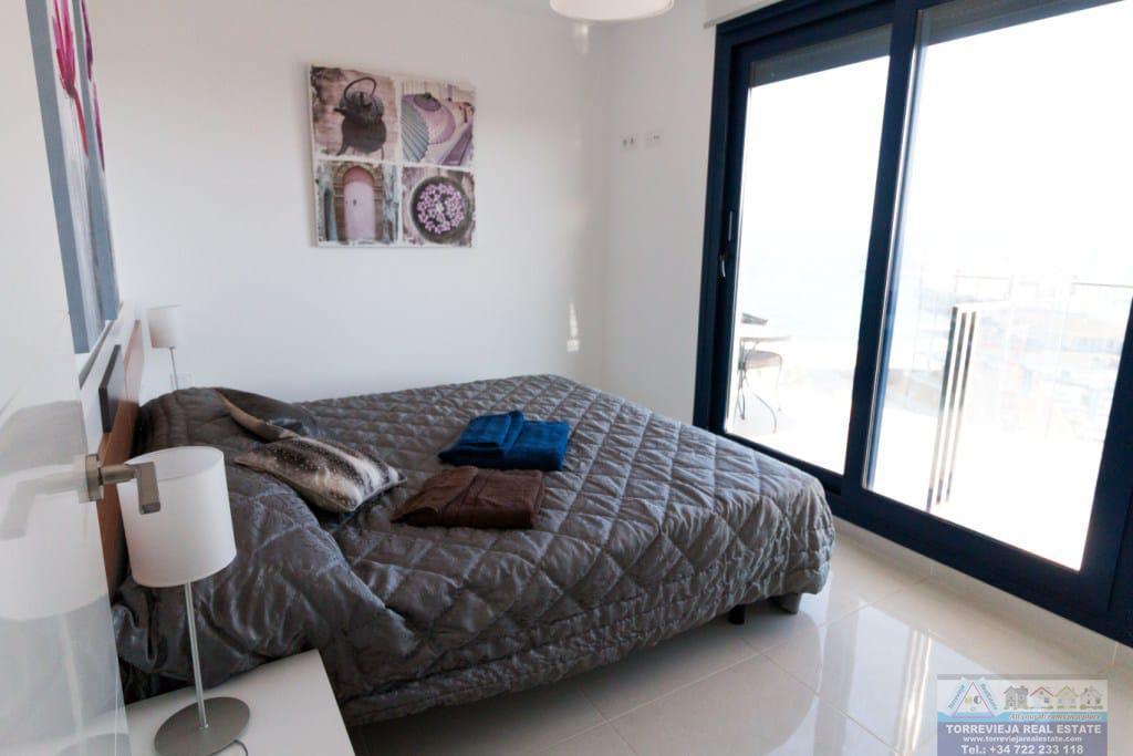 Myynti
 from
 huoneisto
 sisään

 Torrevieja