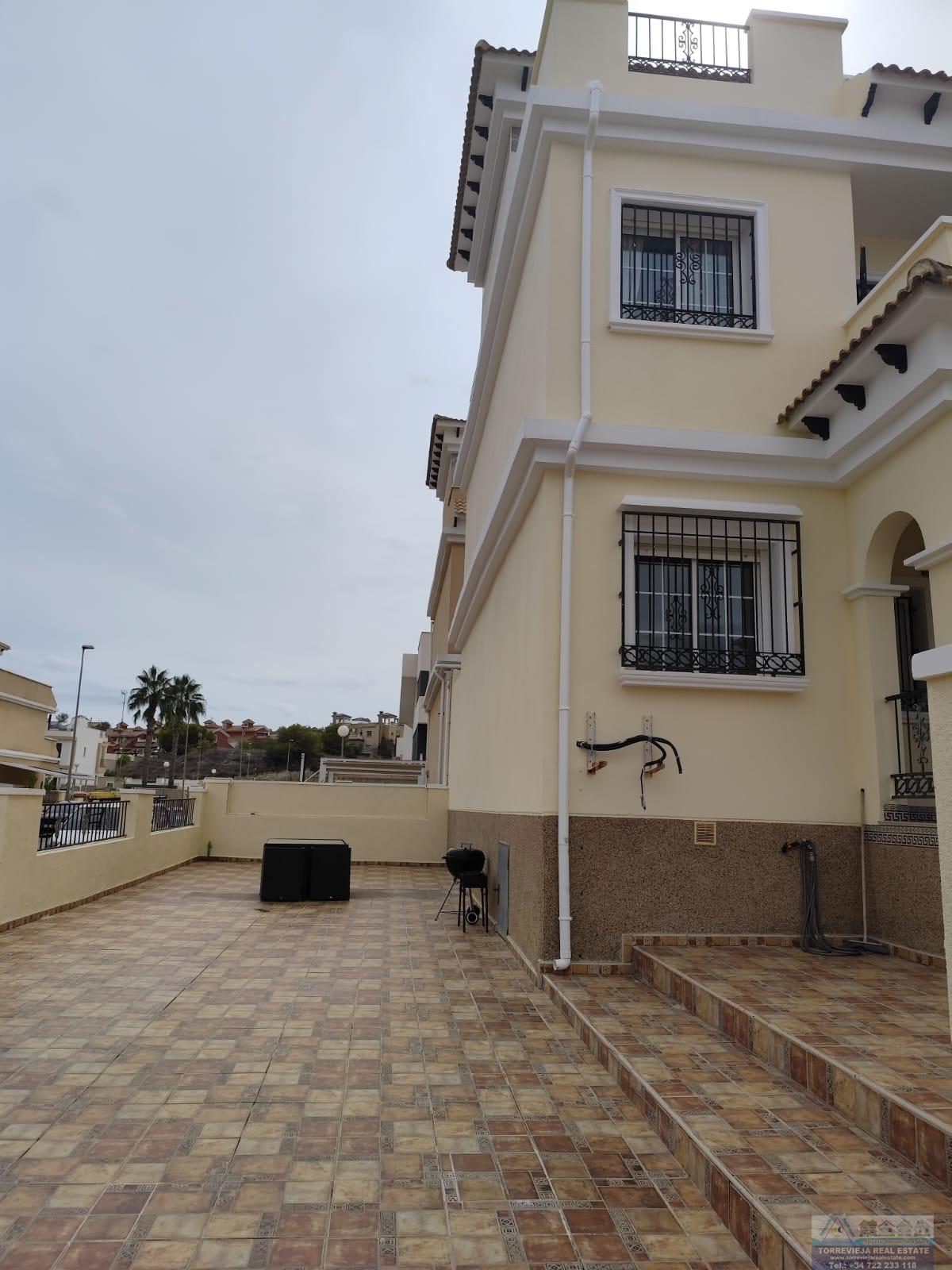 Venta de chalet en Villamartín