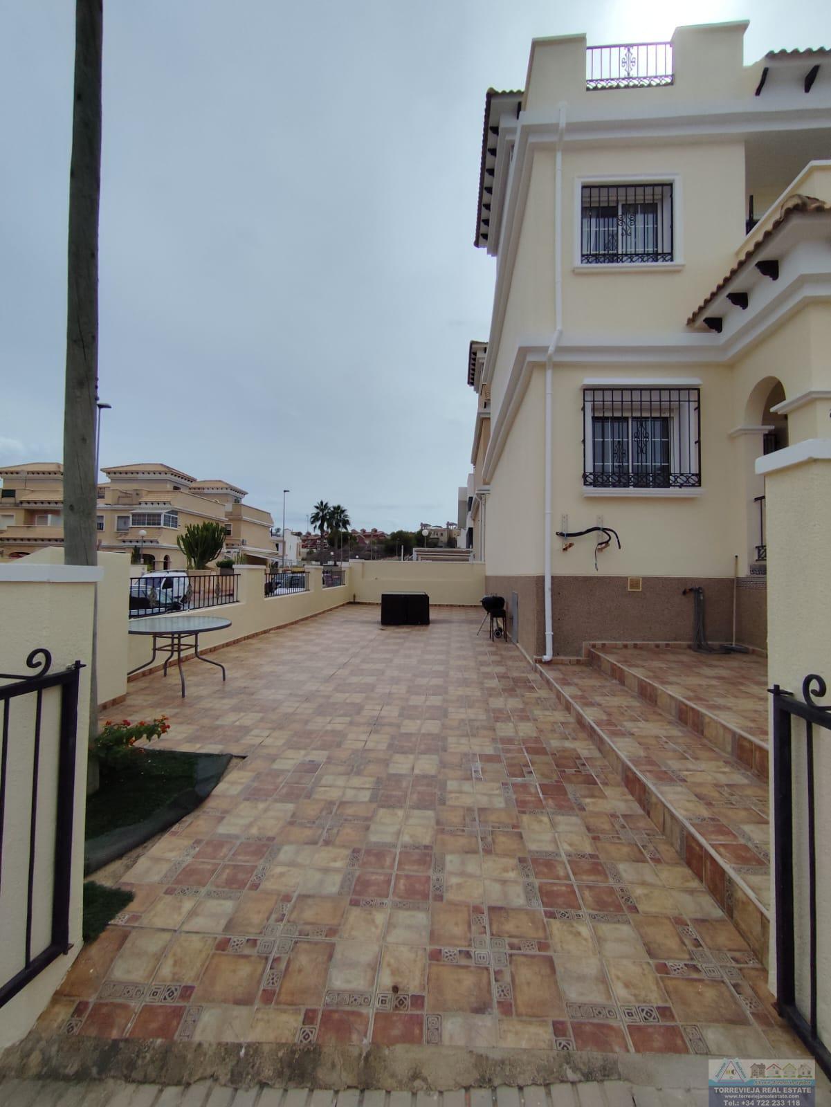 Venta de chalet en Villamartín