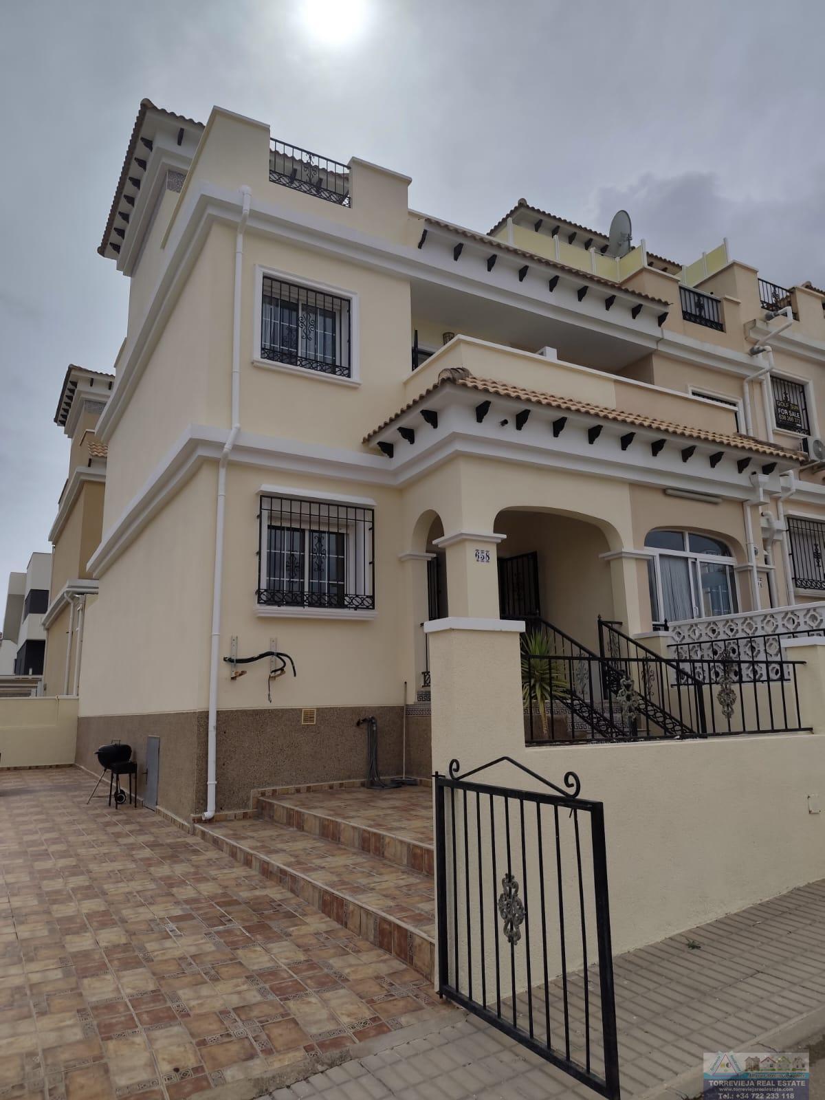 Venta de chalet en Villamartín