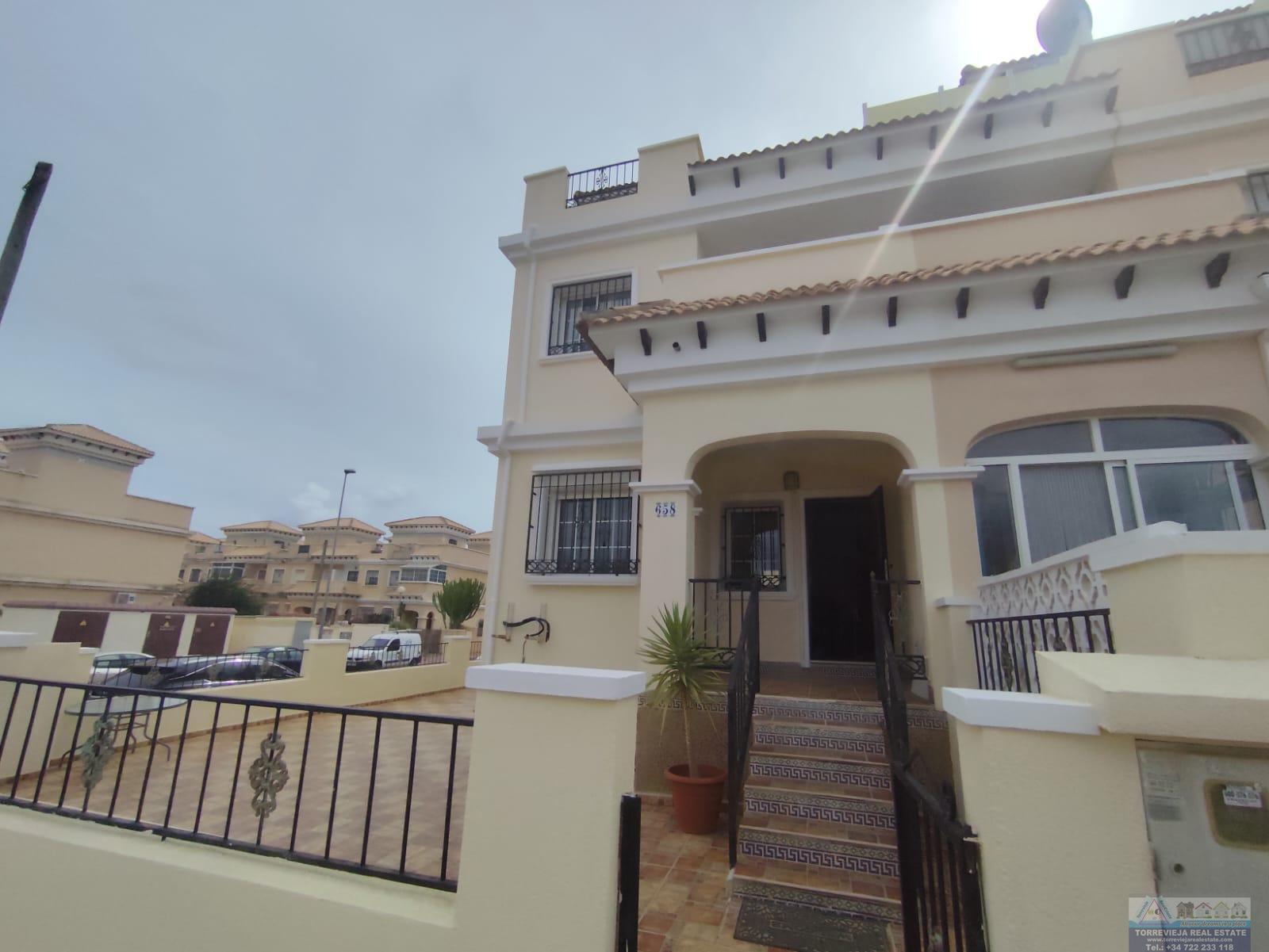 Venta de chalet en Villamartín