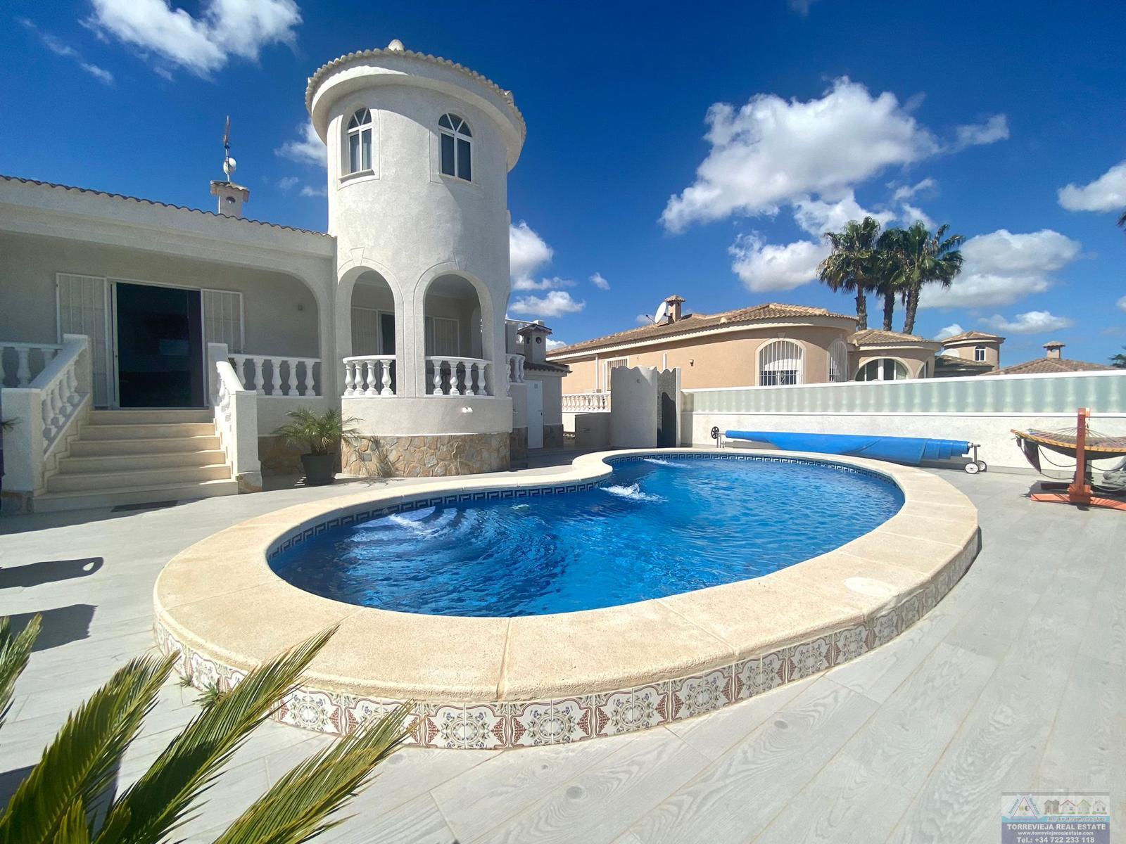 Venta de chalet en San Miguel de Salinas
