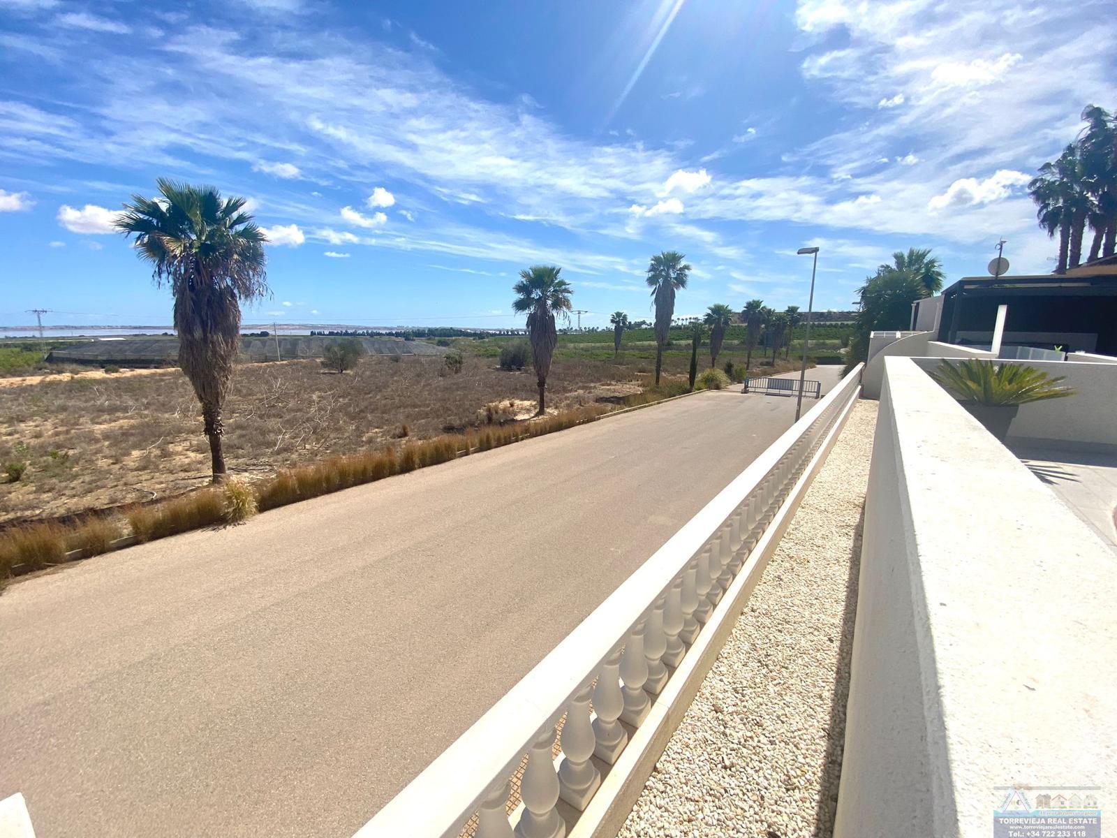 Venta de chalet en San Miguel de Salinas