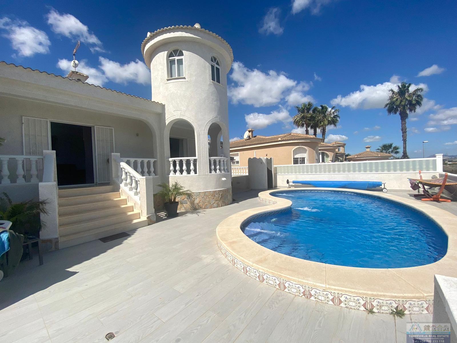 Venta de chalet en San Miguel de Salinas