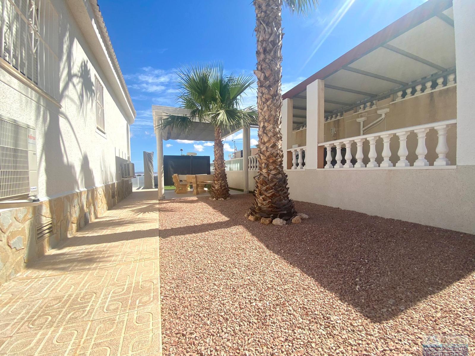 Venta de chalet en San Miguel de Salinas