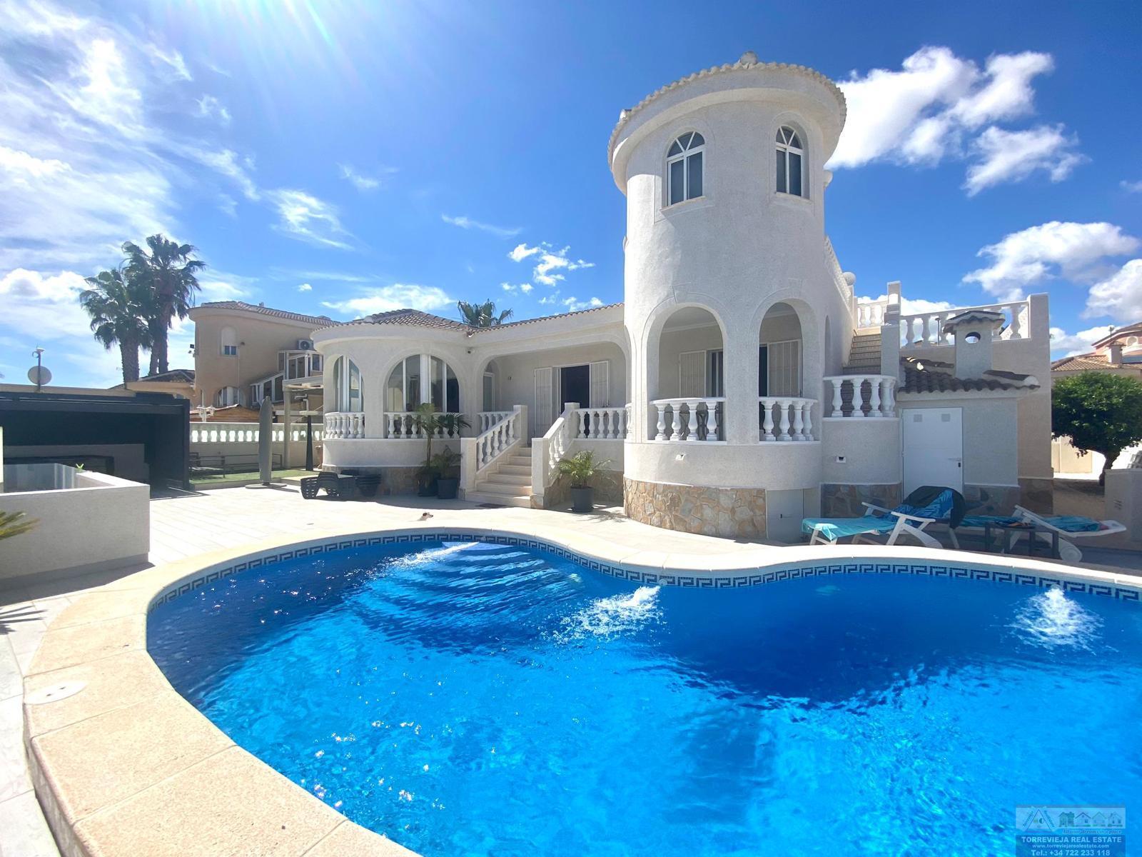 Venta de chalet en San Miguel de Salinas