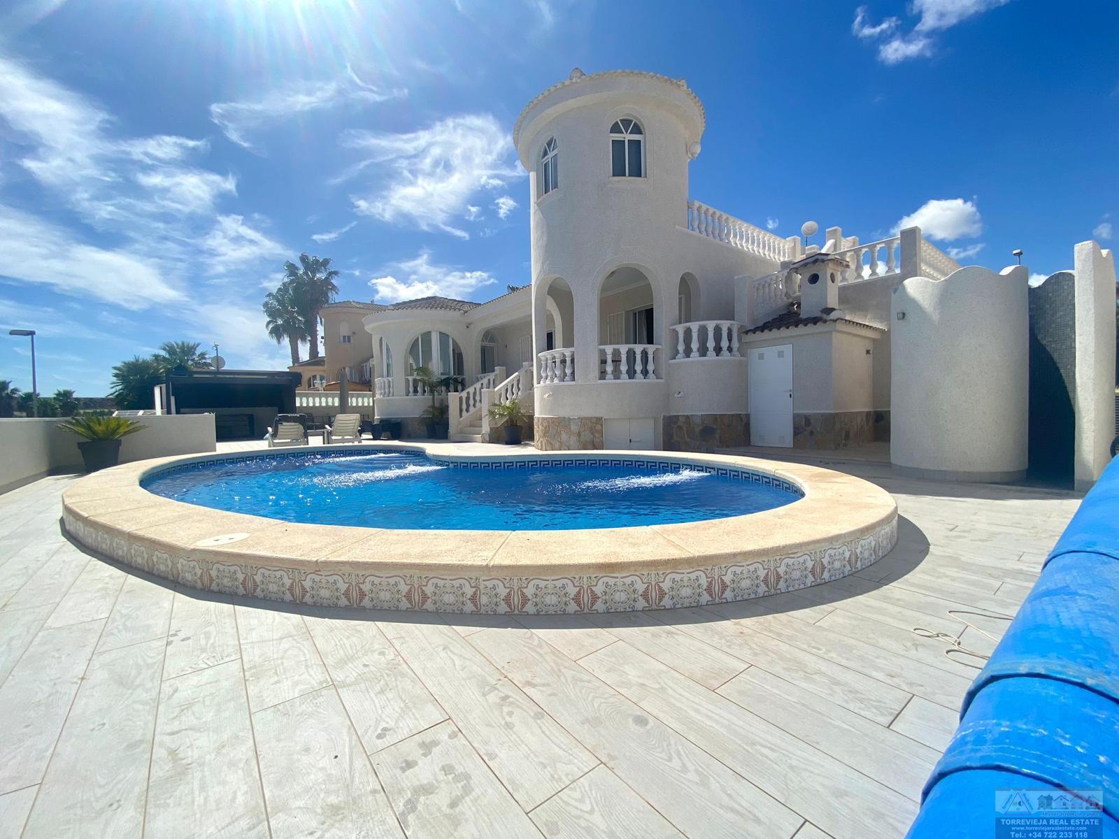 Venta de chalet en San Miguel de Salinas