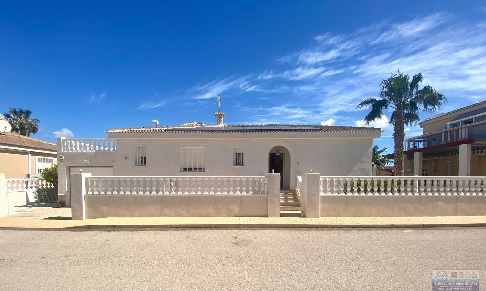 Venta de chalet en San Miguel de Salinas