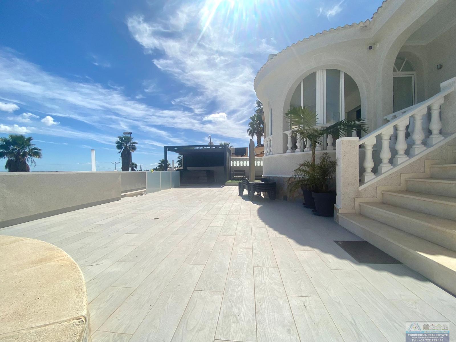 Venta de chalet en San Miguel de Salinas