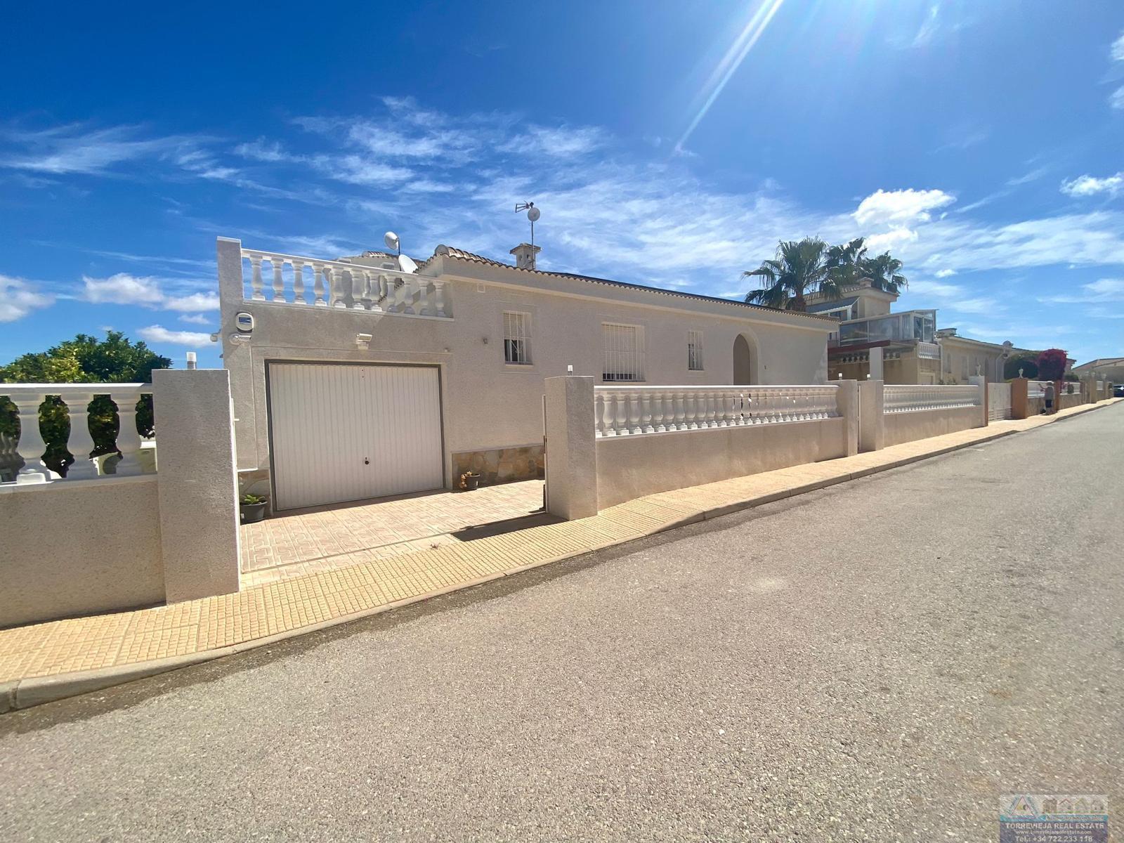 Venta de chalet en San Miguel de Salinas