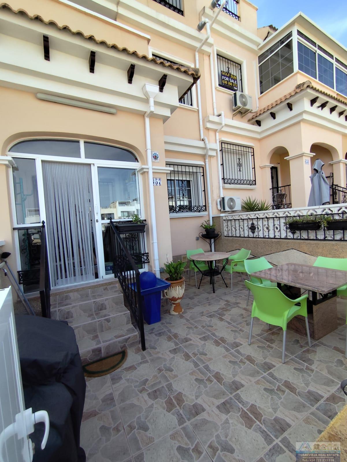 Venta de chalet en Villamartín