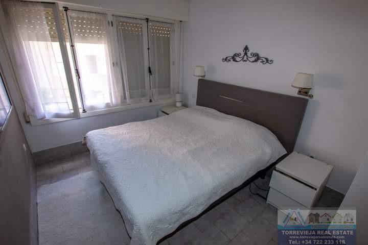 For sale of chalet in Torrevieja