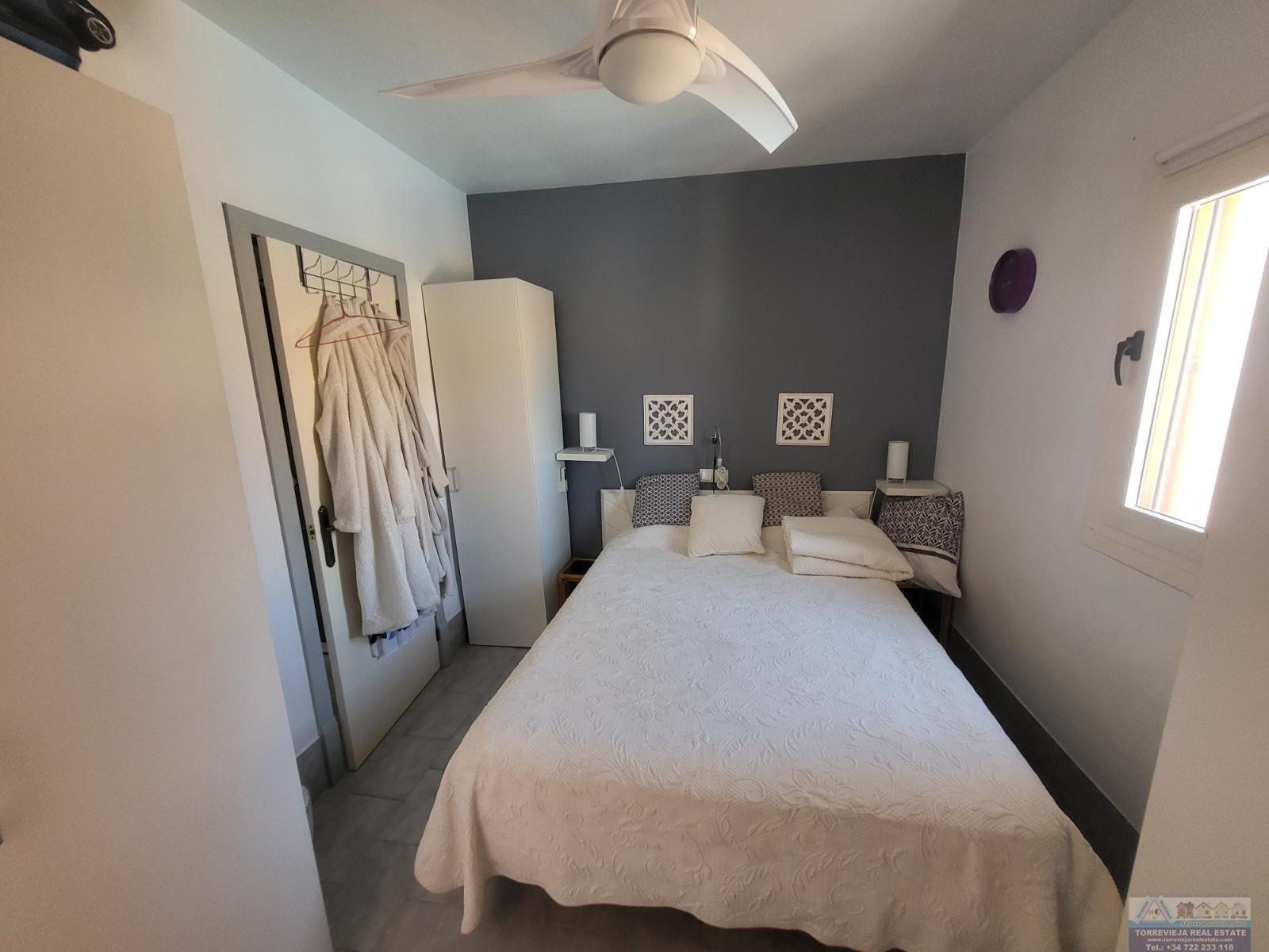 For sale of chalet in Torrevieja