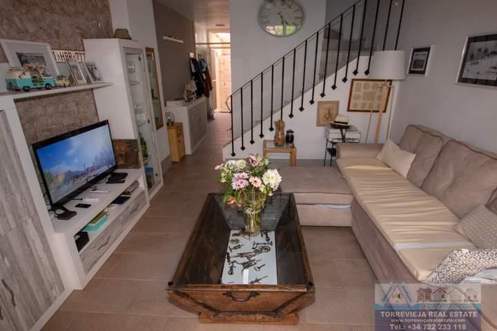 For sale of chalet in Torrevieja