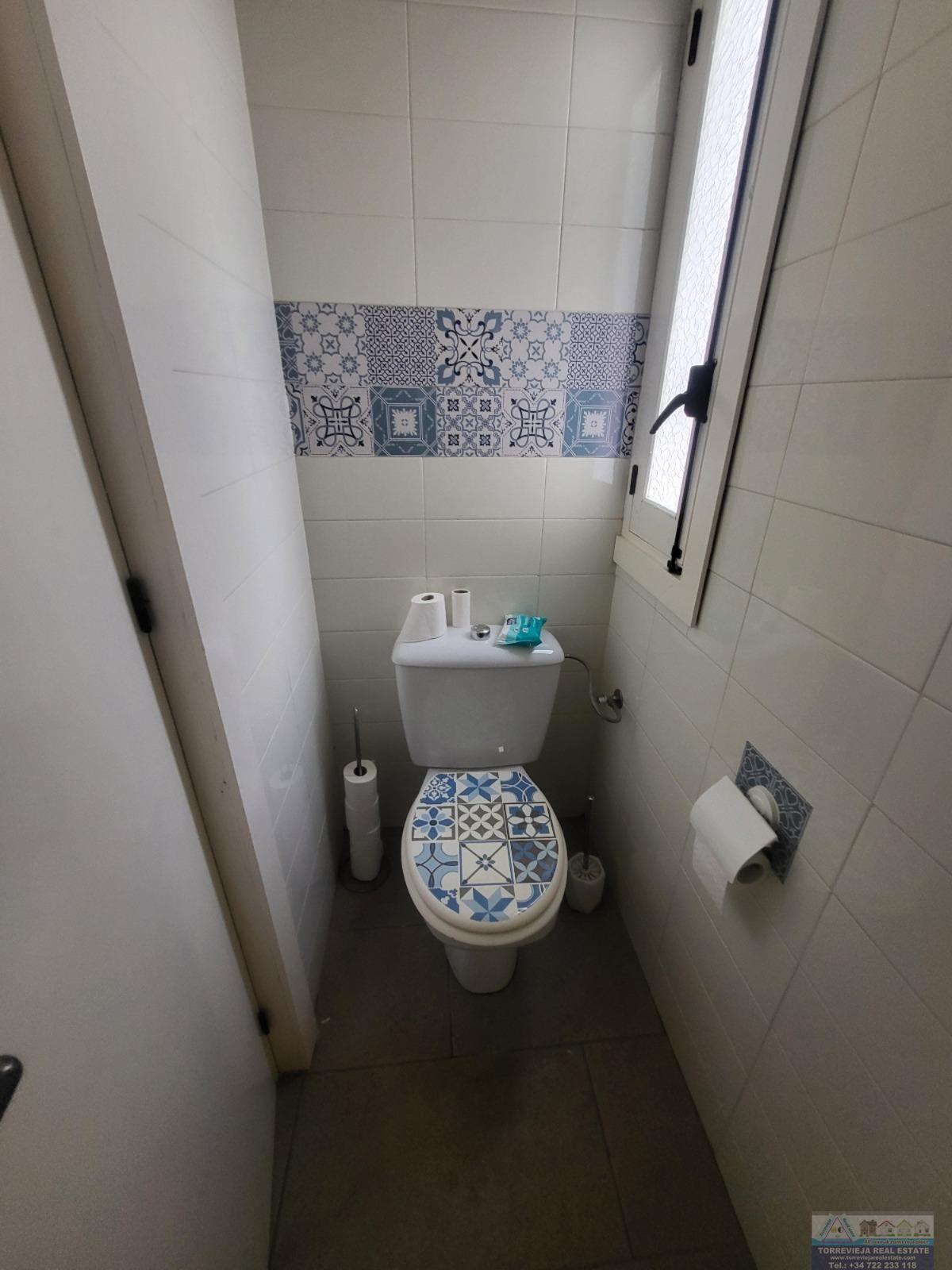 For sale of chalet in Torrevieja