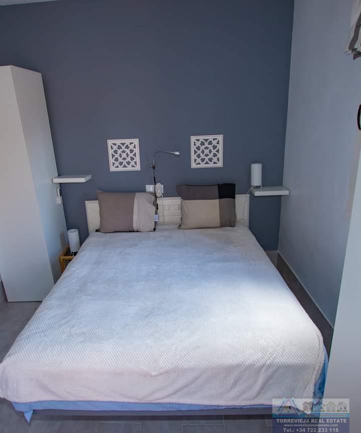 For sale of chalet in Torrevieja