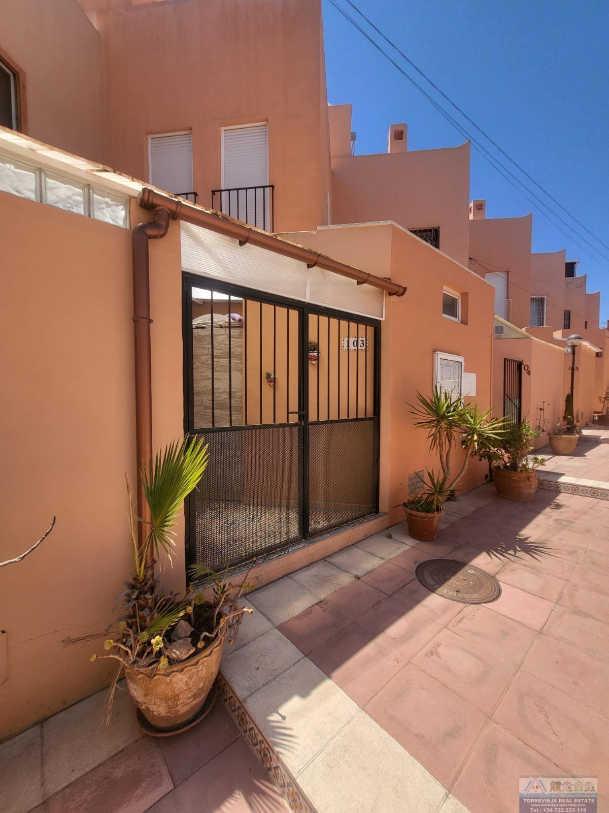 For sale of chalet in Torrevieja