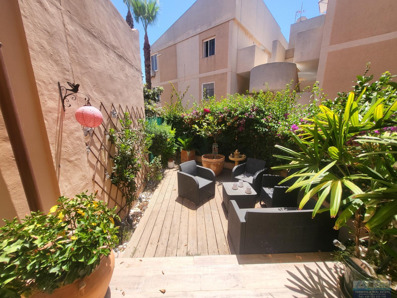 For sale of chalet in Torrevieja